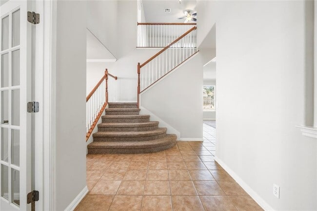 Building Photo - 3807 Links Ln