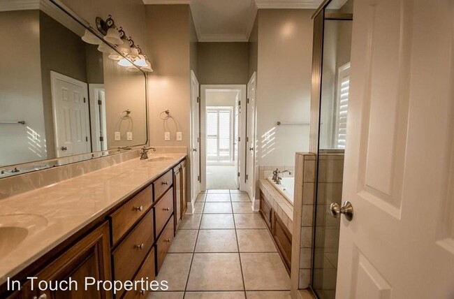 Building Photo - 5 br, 3.5 bath House - 3964 Kinderlou Forest