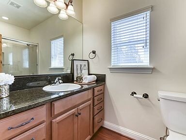 Building Photo - 405 E Main St