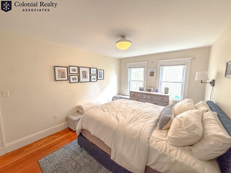 Building Photo - 81 Putnam St