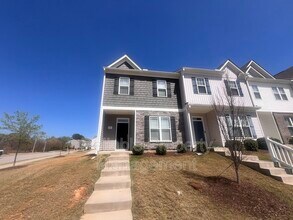 Building Photo - 11 Blakely St