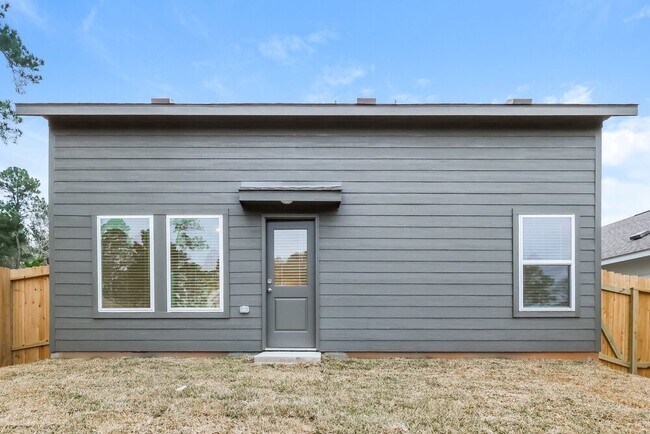 Building Photo - 15242 Abella Dr