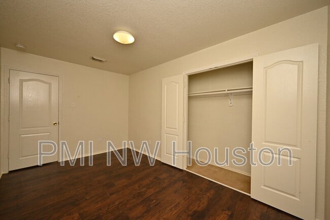 Building Photo - 12518 Sterlingstone Dr