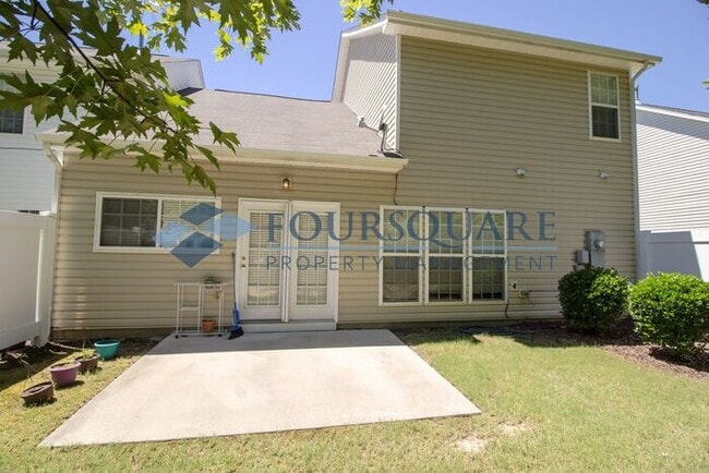 Building Photo - End Unit Townhome | First Floor Master Bed...