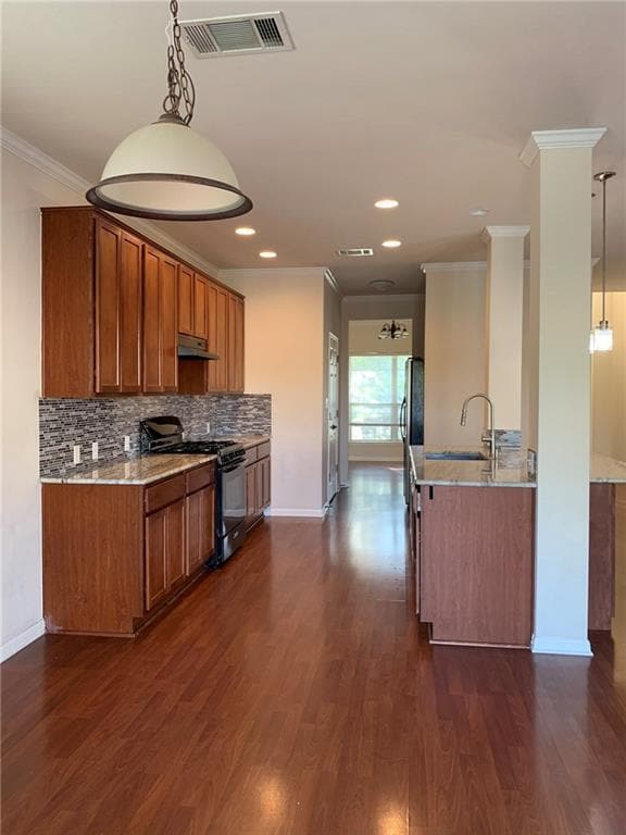 Building Photo - 15104 Fernhill Dr