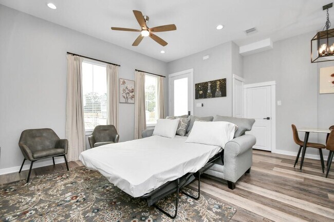 Building Photo - 407 Stonework Garden Ln