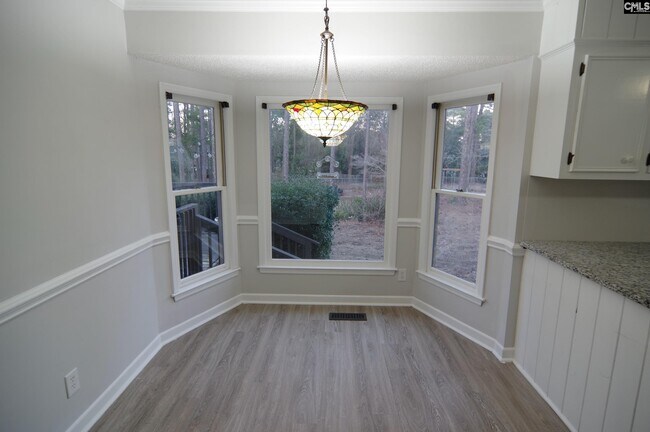 Building Photo - 123 Valley Springs Rd