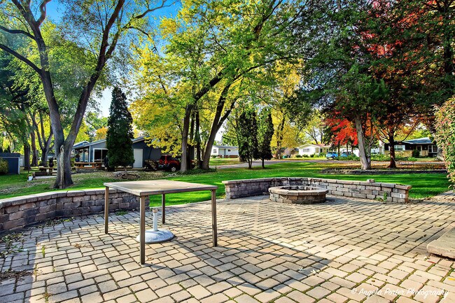 Building Photo - 34679 N Hiawatha Trl