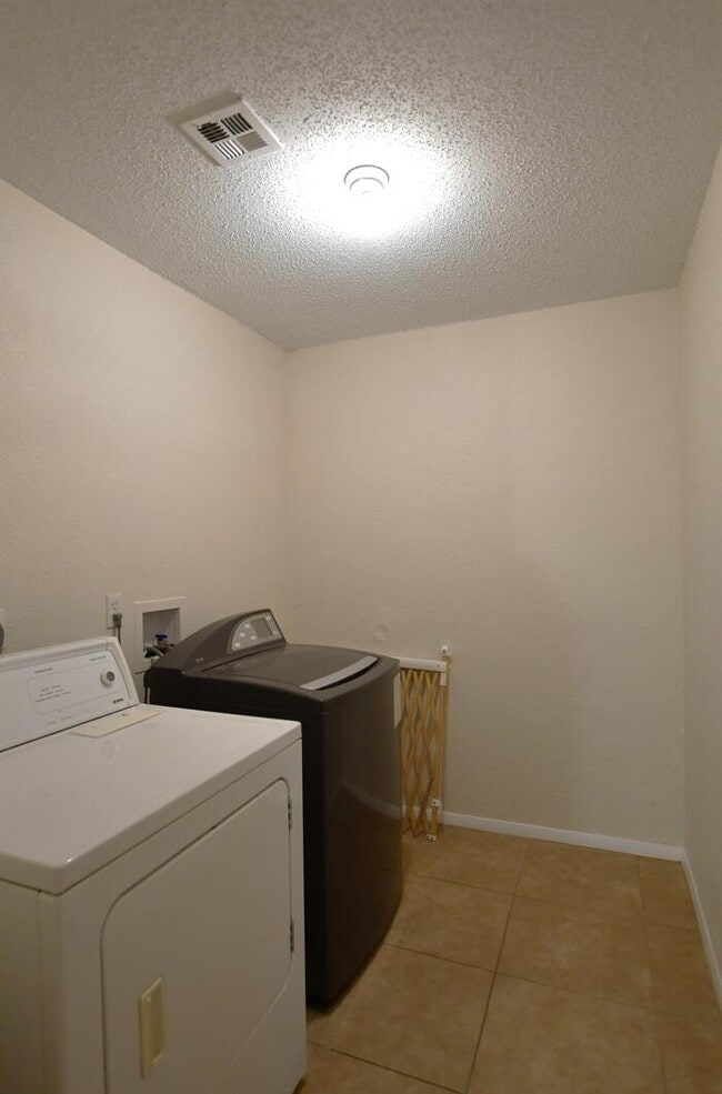 Building Photo - 75 S 94th St