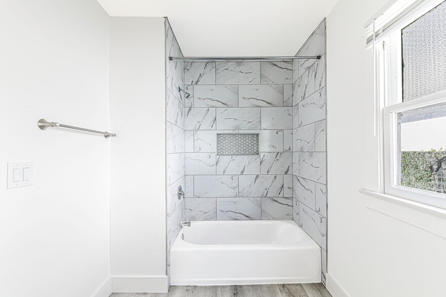 Building Photo - 525 Chestnut Ave