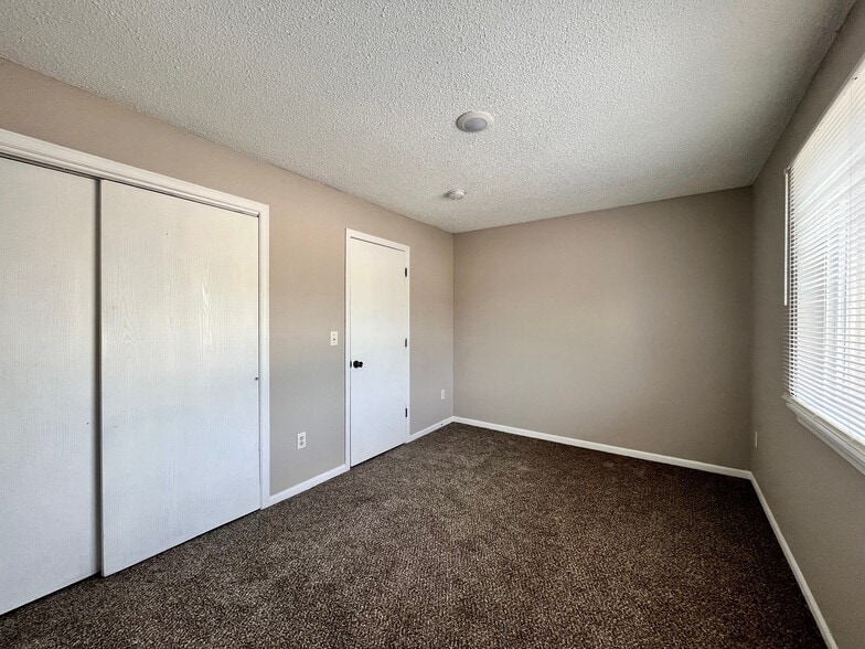 Building Photo - Hilltop Townhomes
