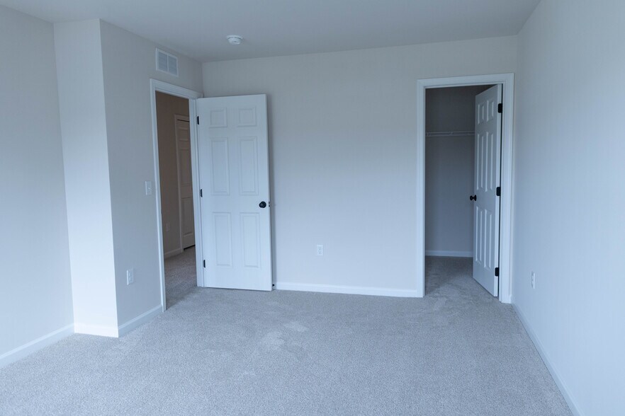 Building Photo - 93 Beech Tree Ct