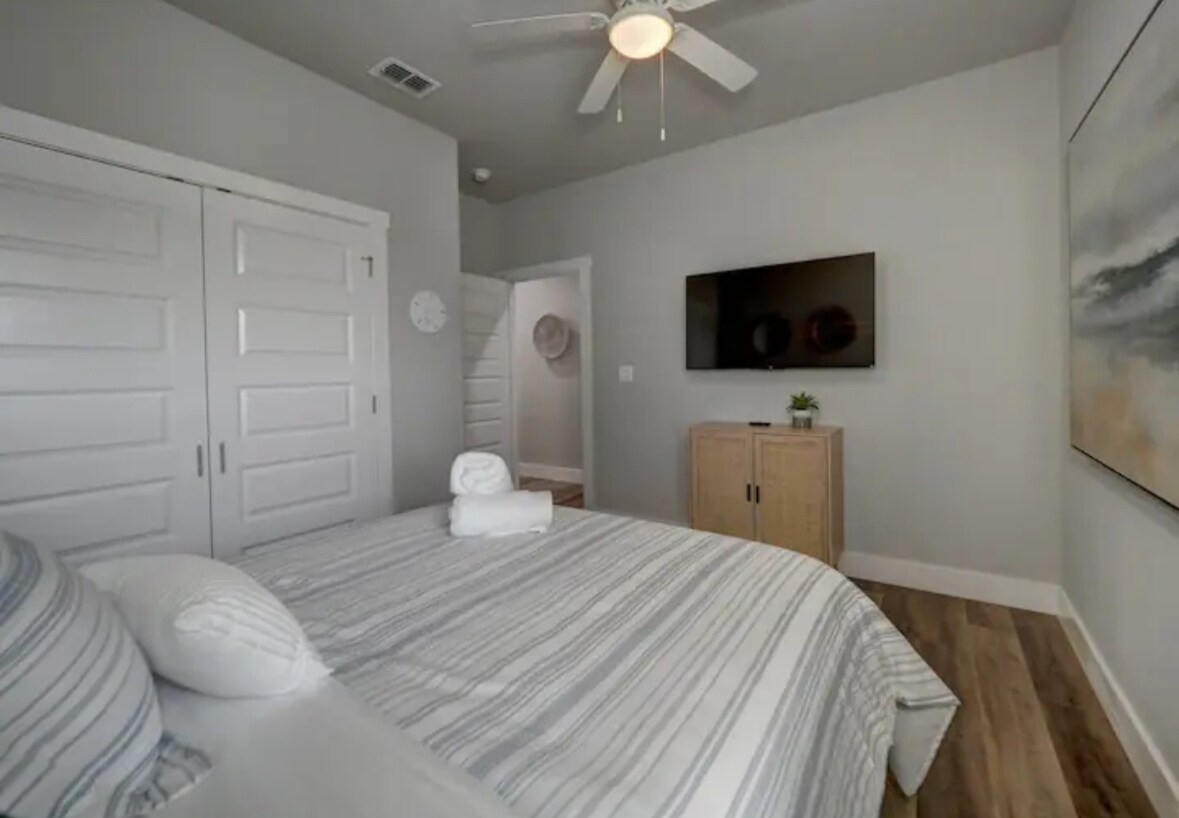 Building Photo - 14013 Ports O Call Dr