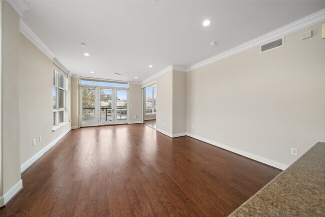 Building Photo - 1419 Montrose Blvd