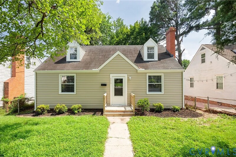 Primary Photo - 2303 Parkside Ave