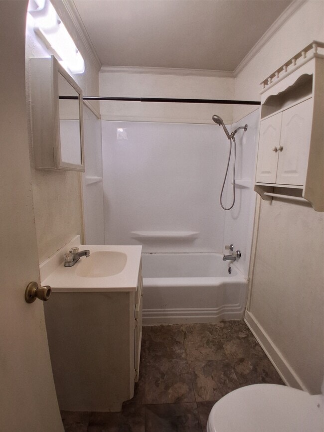 Building Photo - 204 Holderrieth Blvd