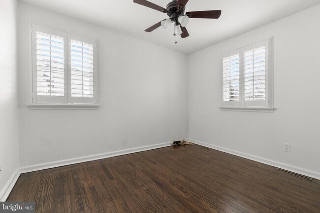 Building Photo - 8 Adams Ave