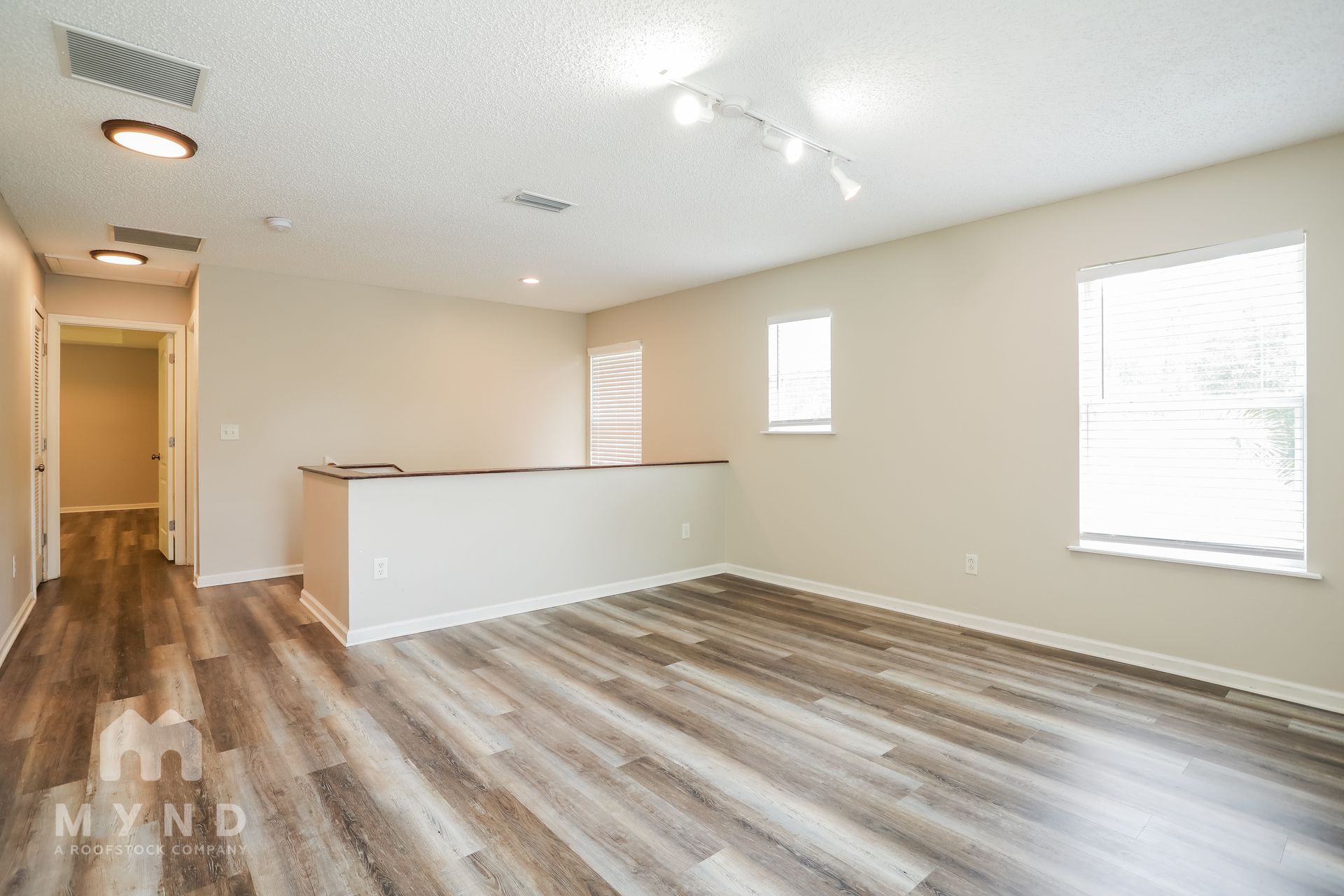 Building Photo - 7032 Beekman Lake Dr