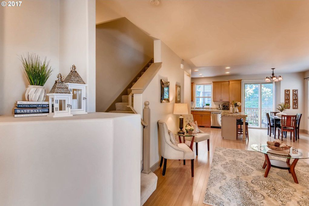 Building Photo - 1916 NE 49th Way