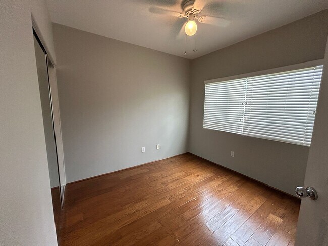 Building Photo - Bright & Airy 3-Bedroom Townhome in Ewa Be...
