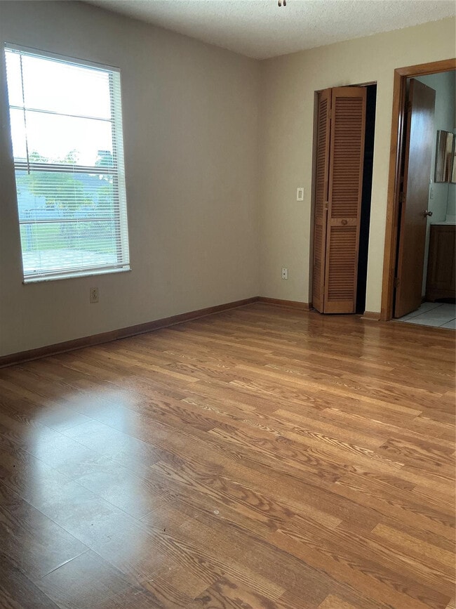 Building Photo - 1858 SW Capehart Ave