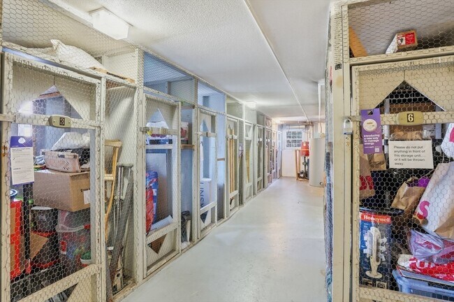 Building Photo - 39 Pleasant St