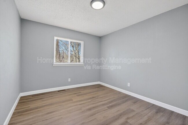 Building Photo - 12887 Fox Haven Dr