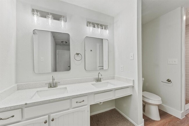 Building Photo - 18118 Lakeside Ln