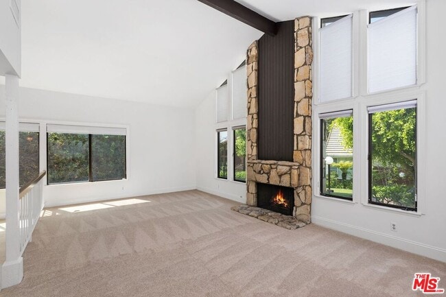 Building Photo - 1347 Avenida de Cortez