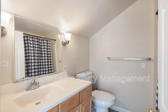 Building Photo - 342 Chaucer Dr
