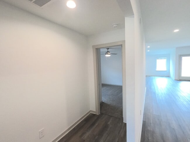 Building Photo - 1119 Hyde Lk Ln
