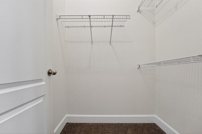 Building Photo - 1901 Crossing Pl