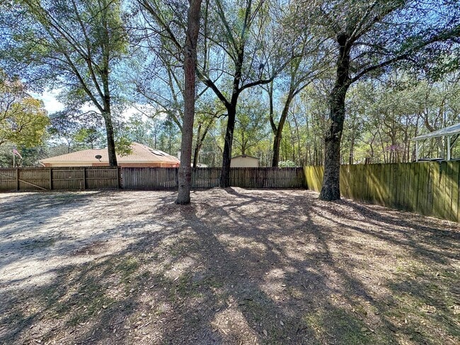 Building Photo - 3 Bedroom 2 Bath home in Marblehead Estates, located in Milton, FL!
