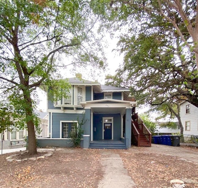 Primary Photo - Updated 1Bd 1Ba apartment Historic home cl...