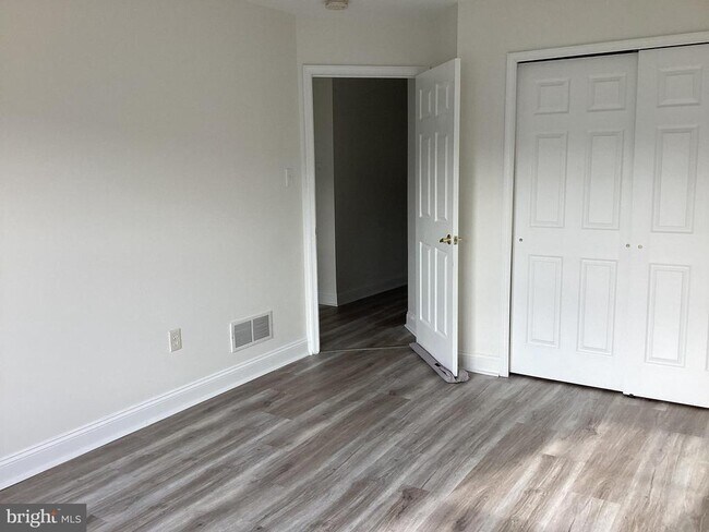 Building Photo - 36 Weaver Dr