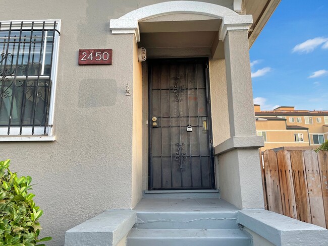 Building Photo - 2450 Parker St