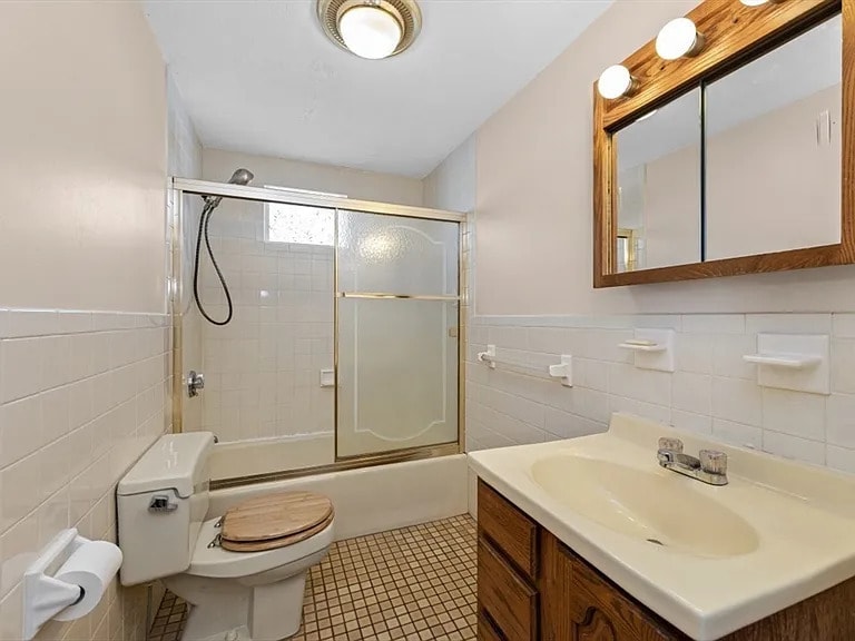 Building Photo - 155 Thorndike St