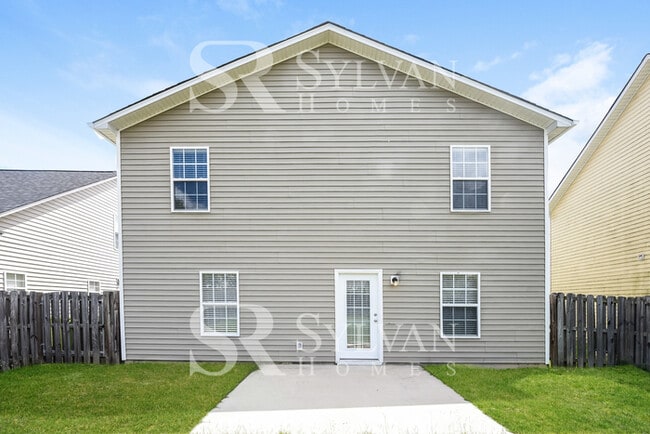 Building Photo - Spacious 4BR 2.5BA Home