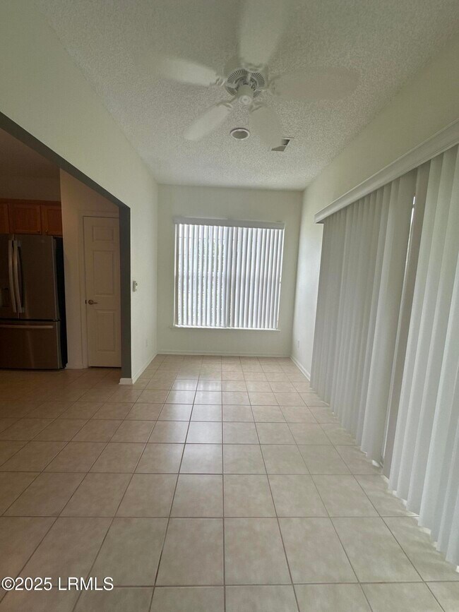 Building Photo - 1 Pomegranate Ln