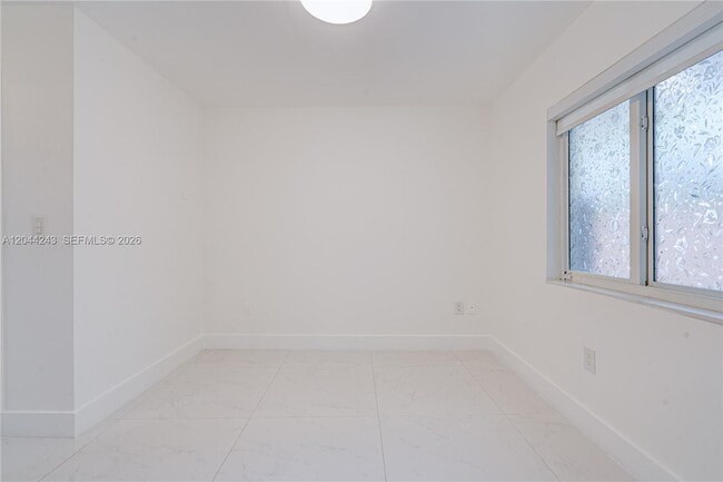 Building Photo - 773 Woodcrest Rd