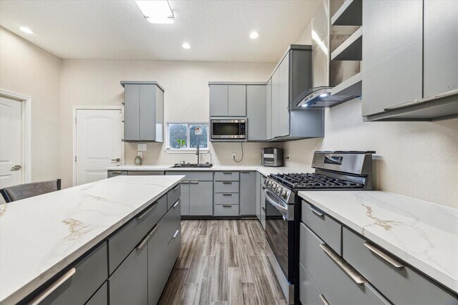 Building Photo - 24727 Saddlespur Ln