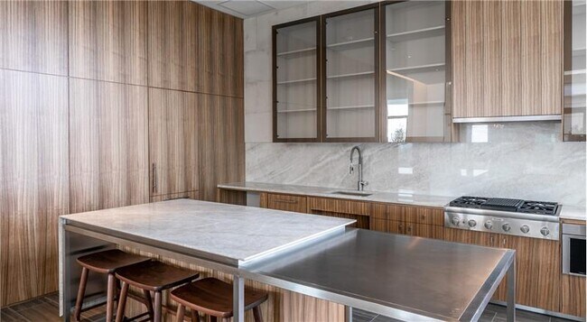 Building Photo - 3410 Yoakum Blvd