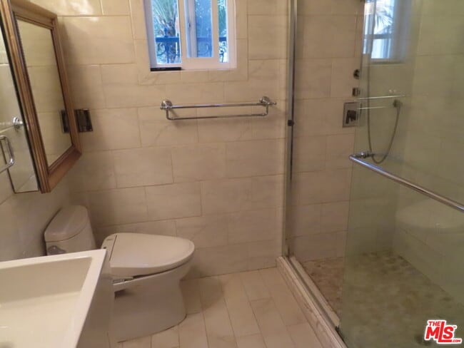 Building Photo - 4186 Lincoln Ave