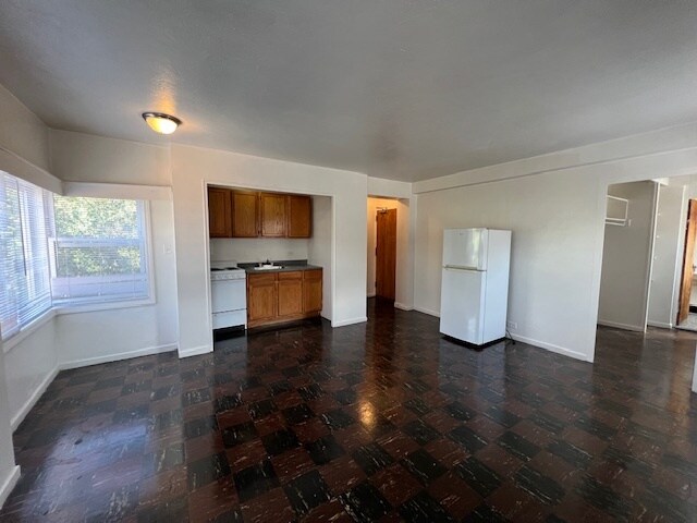 Building Photo - 7326 N Ridge Blvd