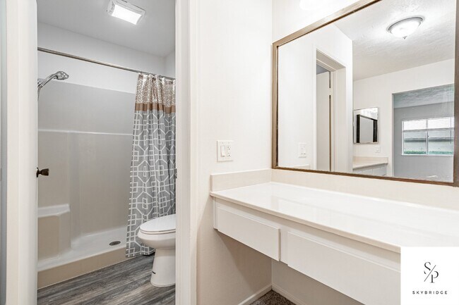 Building Photo - Modern and Cozy Rancho Cucamonga Townhouse with Hardwood Floors!