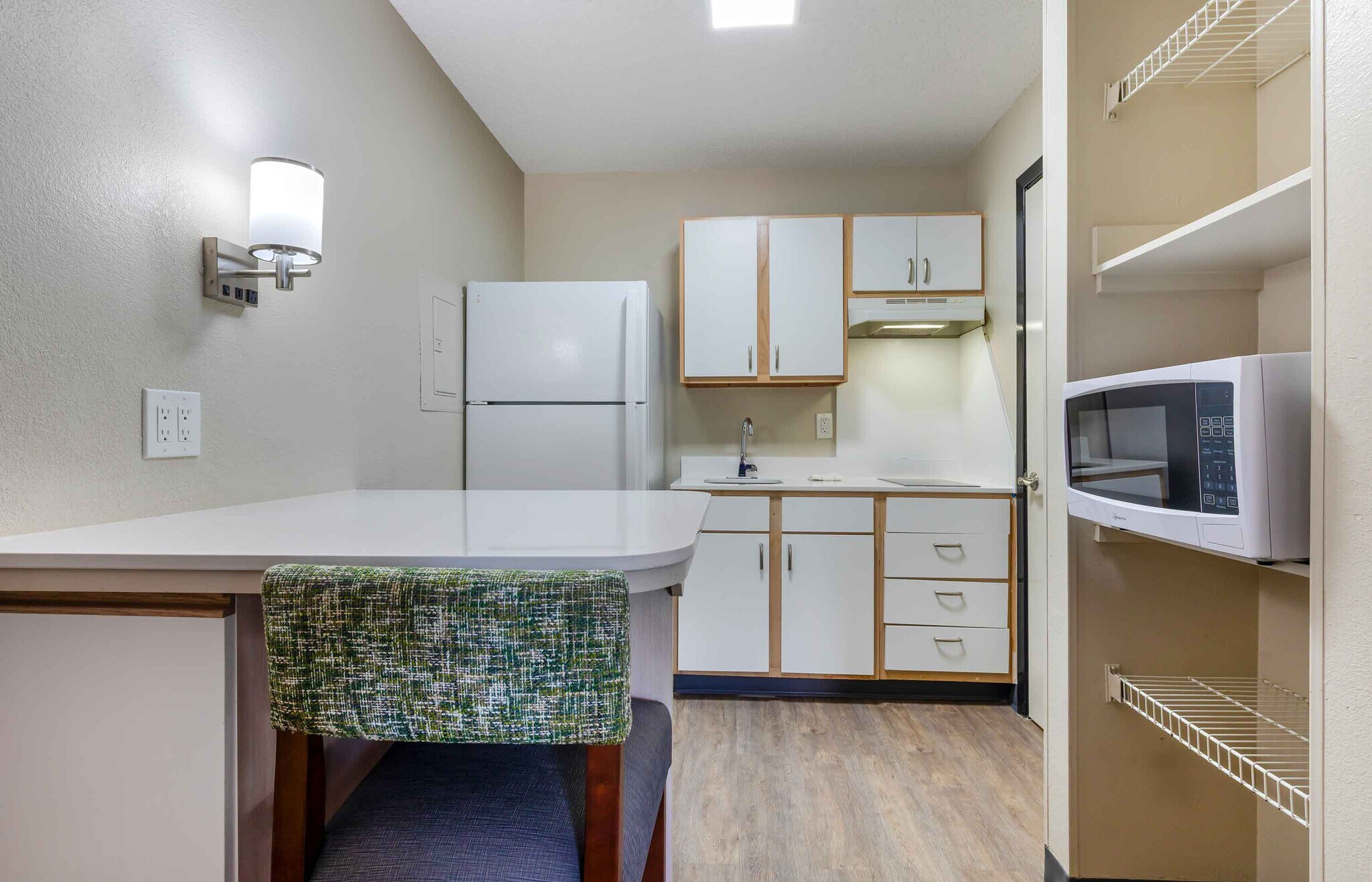 Building Photo - Furnished Studio-Arlington