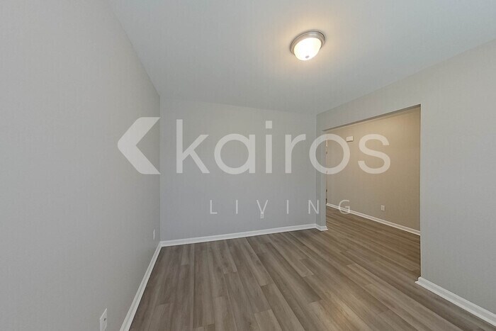 Building Photo - 105 Colonial Wy