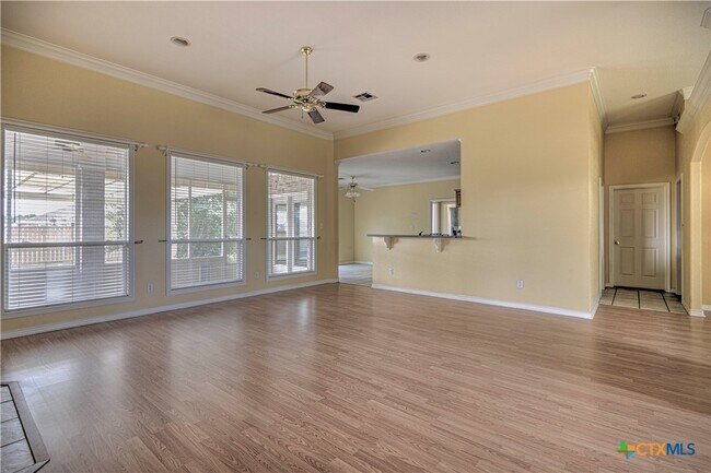 Building Photo - 4725 Stone Oak Dr
