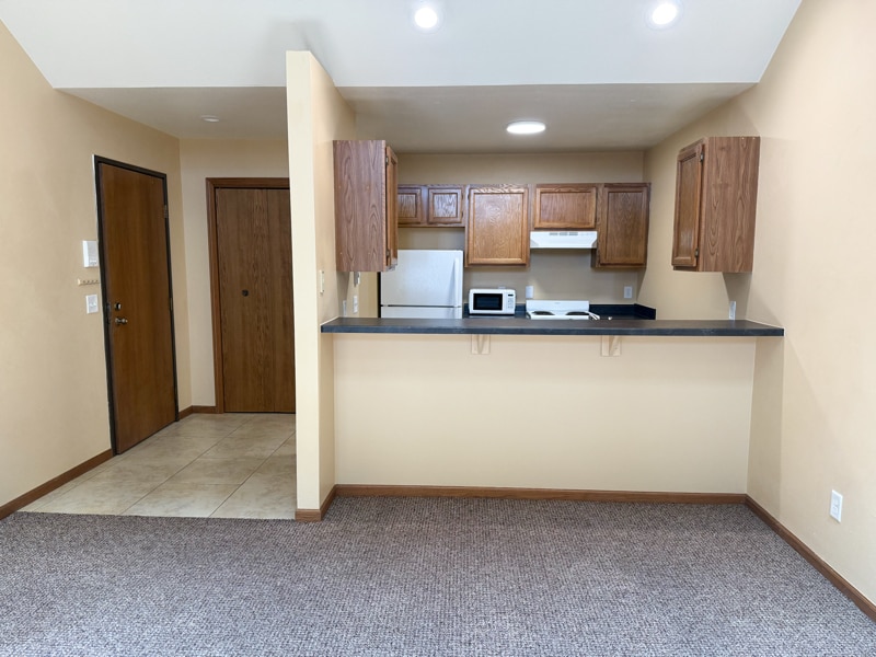 Building Photo - 123 3rd St