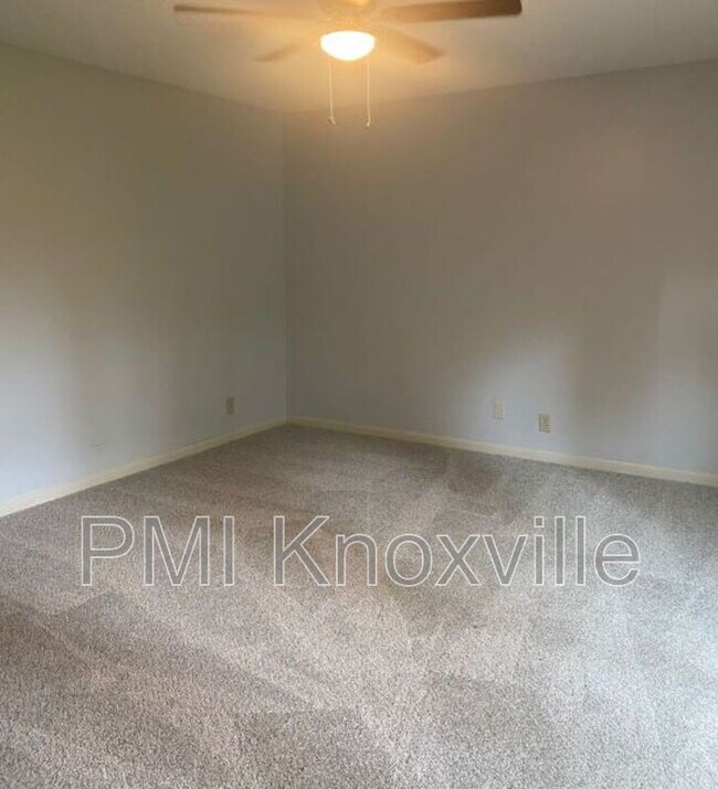 Building Photo - 9120 Woodpark Ln NW